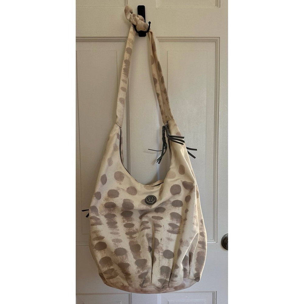 Lululemon 🍋 Sackasana Hobo Bag